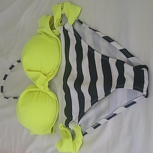 Bathing suit - Picture 2 of 2